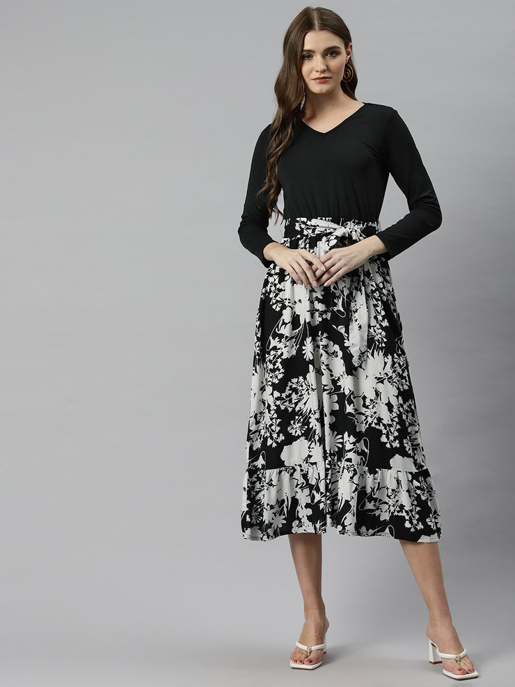 Black and White Floral Print A-Line Tiered Midi Dress with Belt