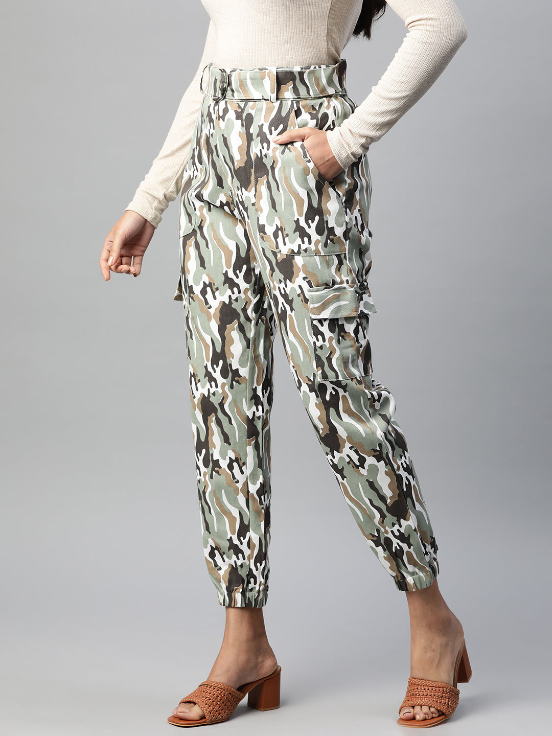 Green Camouflage Printed Cargos Trousers with Belt
