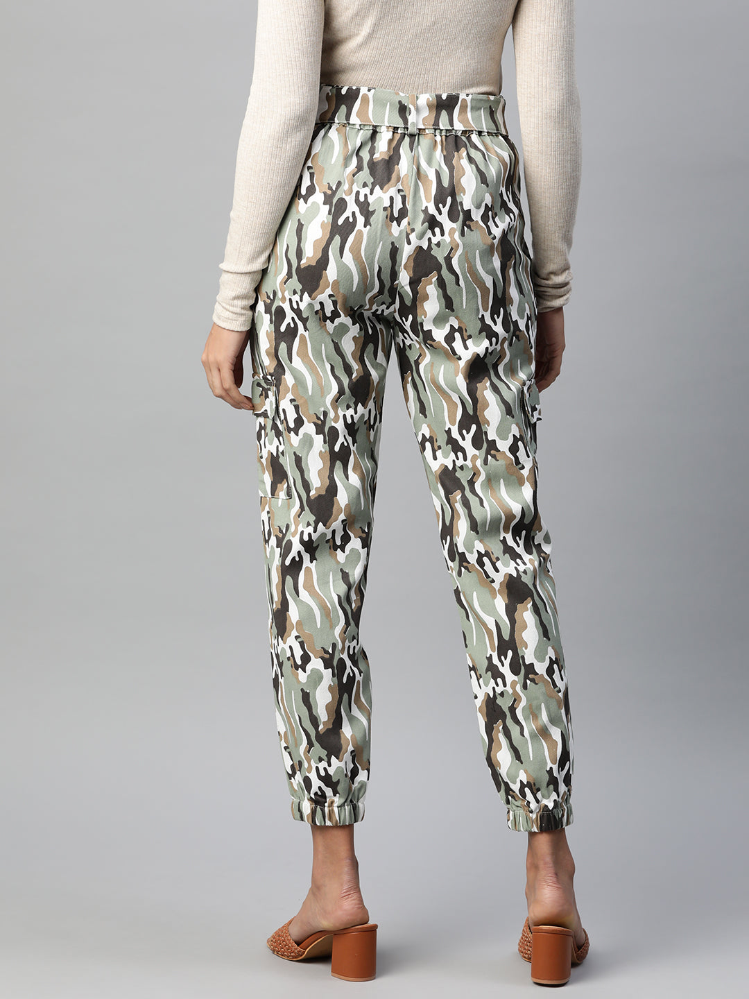Green Camouflage Printed Cargos Trousers with Belt
