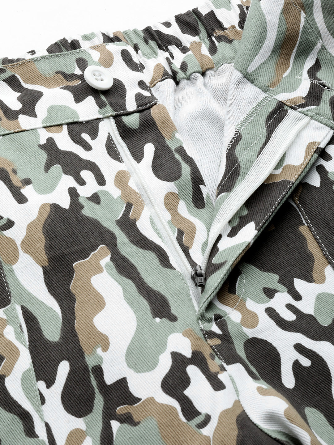 Green Camouflage Printed Cargos Trousers with Belt