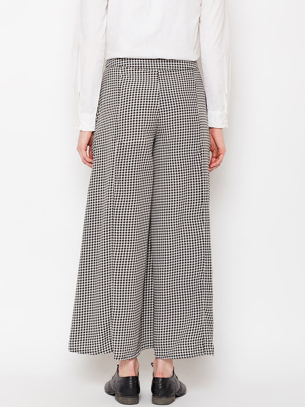 Popnetic Women Black Loose Fit Checked Culottes
